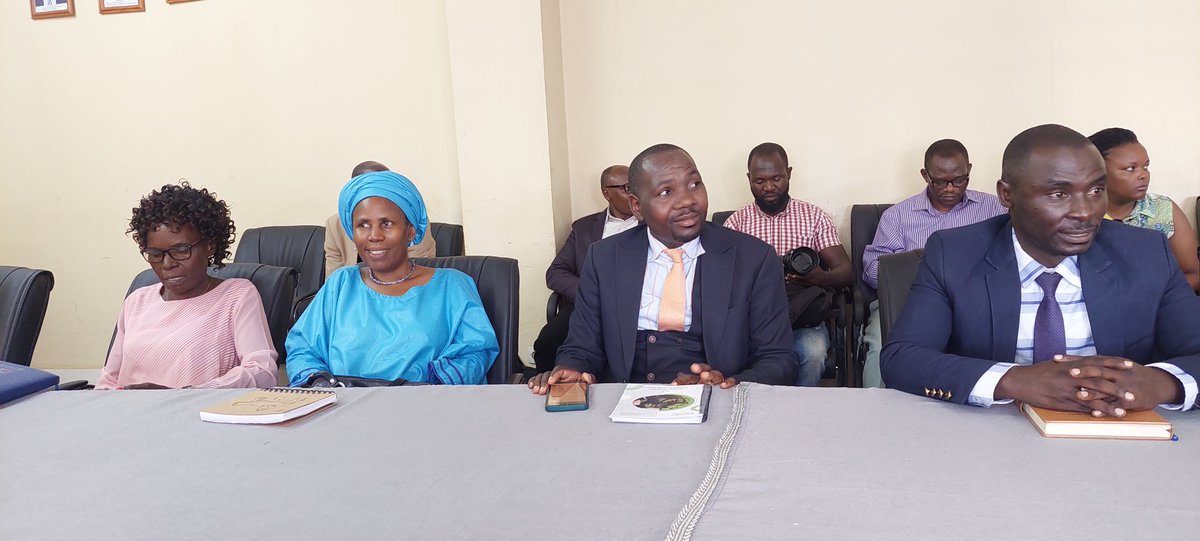 MENRS4's tweet photo. L'Université du Burundi et l'Ecole Normale Supérieure vient d'accueillir 9090 étudiants de deux promotions (2022 et 2023) dont 1356 étudiants à l'ENS et 7733 étudiants à l'Université du https://t.co/P41ba0CY0uécisions données par le Ministre de l'Education ce jeudi 8 février024 . https://t.co/OzcWUErxPM