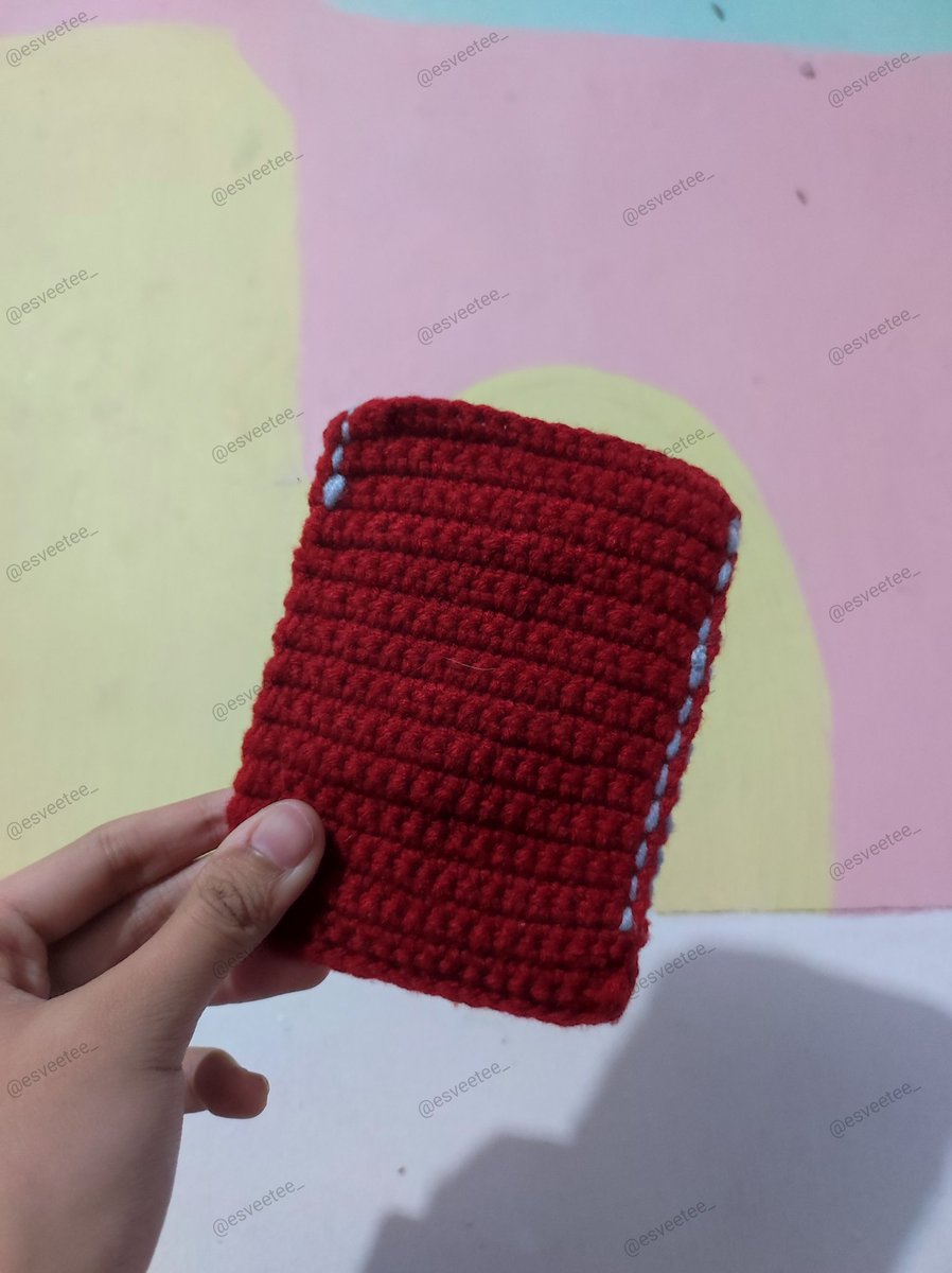 esveetee_'s tweet photo. @kpopmerchrt__ph @Kpopmerchsrtph @kpopmarketph_ @17MarketPH @BUDOLtingz_rt @svtmerchph @kpoprtph @CaratMarketPh @kpopmerchph_rt @CARATBNSRT Wts lfb onhand ph

CROCHET PC HOLDER
- Blue and Red
- Gray / Pink https://t.co/7BG89cRc4t