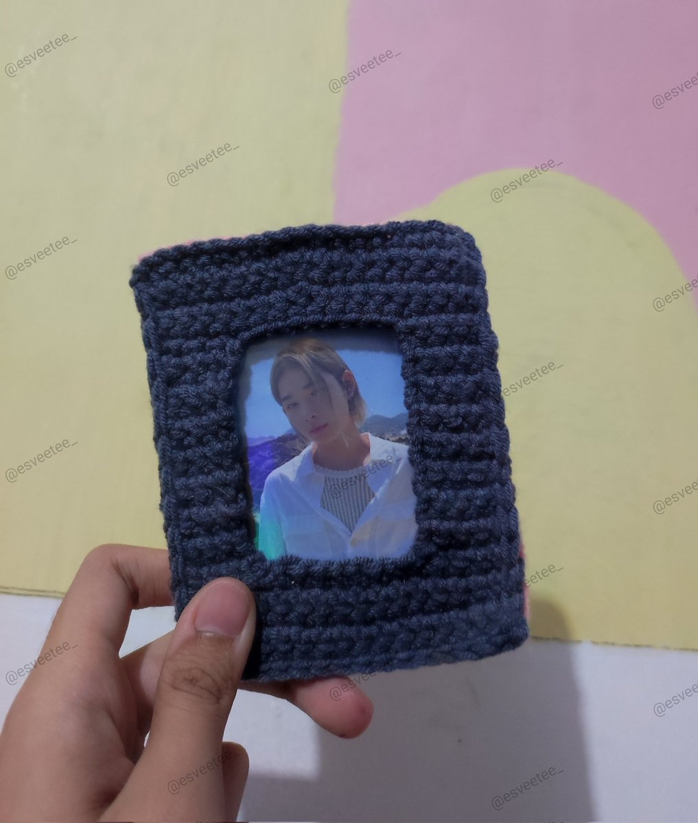 esveetee_'s tweet photo. @kpopmerchrt__ph @Kpopmerchsrtph @kpopmarketph_ @17MarketPH @BUDOLtingz_rt @svtmerchph @kpoprtph @CaratMarketPh @kpopmerchph_rt @CARATBNSRT Wts lfb onhand ph

CROCHET PC HOLDER
- Blue and Red
- Gray / Pink https://t.co/7BG89cRc4t