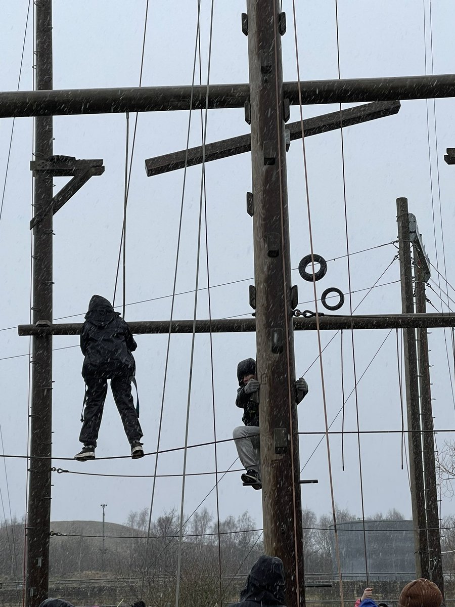 Y6Durham's tweet photo. The snow is not stopping us from completing the high ropes @MeadsteadPA @AETAcademies https://t.co/B45vots0pU