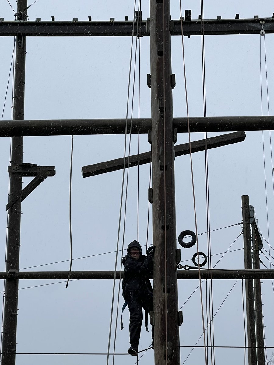 Y6Durham's tweet photo. The snow is not stopping us from completing the high ropes @MeadsteadPA @AETAcademies https://t.co/B45vots0pU