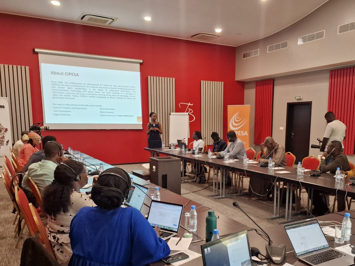 This week, we have been in #Senegal co-hosting workshops alongside @jonctionsenegal @Internews @Africvistes, focussing on #AdvocacyTraining and #ContentModeration! #20YearsOfCIPESA #InternetFreedomAfrica