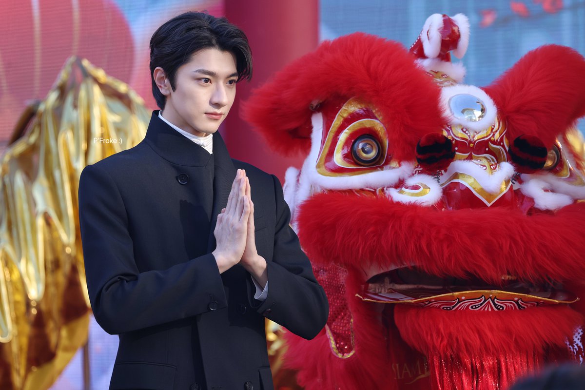 FWanit's tweet photo. งื้อน้องออกมาถ่ายงานข้างนอกพอดี💕

#หลินอี #LinYi 
#林一 #린이
#SiamParagonxLINYI
#SiamParagonCNY2024
#SiamParagon https://t.co/c03yzNACaT