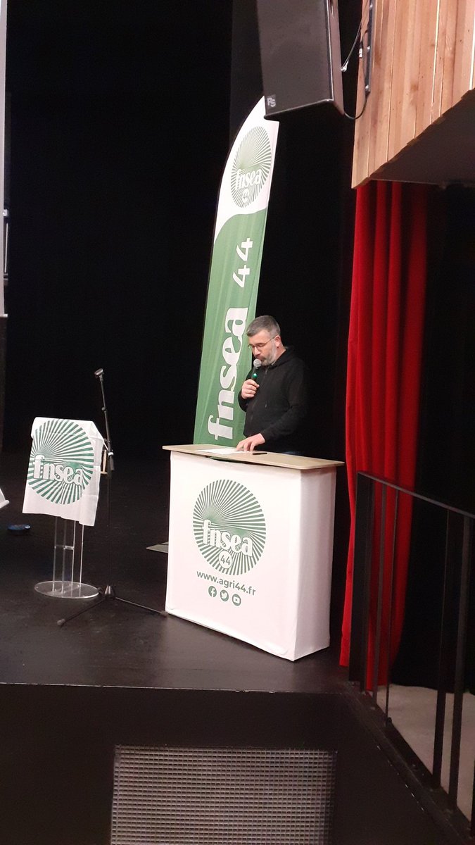 Début des interventions des fédérations communautaires FCSEA avec Nicolas Lebrun pour le pays d'Anenis. 
Intervention sur les actions et la mobilisation locale