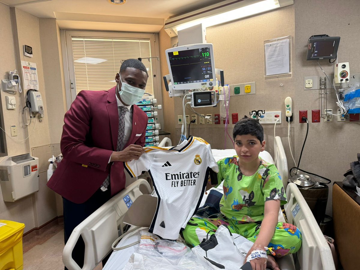 rmfsaudi's tweet photo. We had a meeting with the pediatric heart doctors and patients at @KFSHRC @KFSH And we discussed our ongoing initiative to support pediatric heart patients through an upcoming special project. #RealMadrid #KFSHRC https://t.co/TRJnJsoj83