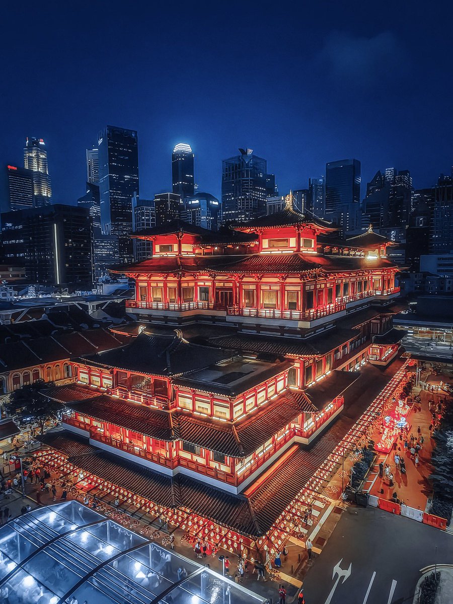 Happy Lunar New Year! 🍊🍊🍊
祝大家新年快乐，龙年大吉，财源滚滚！
📸HONOR Magic V2
.
<a href="/Honorglobal/">HONOR</a> <a href="/Snapdragon/">Snapdragon</a> <a href="/ManUtd/">Manchester United</a> 
#HONOR #HONORMagicMoments #ShotOnSnapdragon #UnitedBySnapdragon