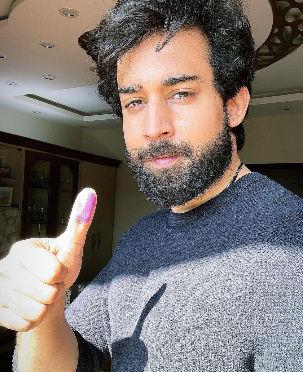 Bilal Abbas Khan aka Fazal Bakhsh just casted his vote🙌😍. 
Do cast your vote right now. ✅ 

#Elections2024 #GeneralElectionN0W #LPEntertainment #LollywoodPictures  #InternetShutdown