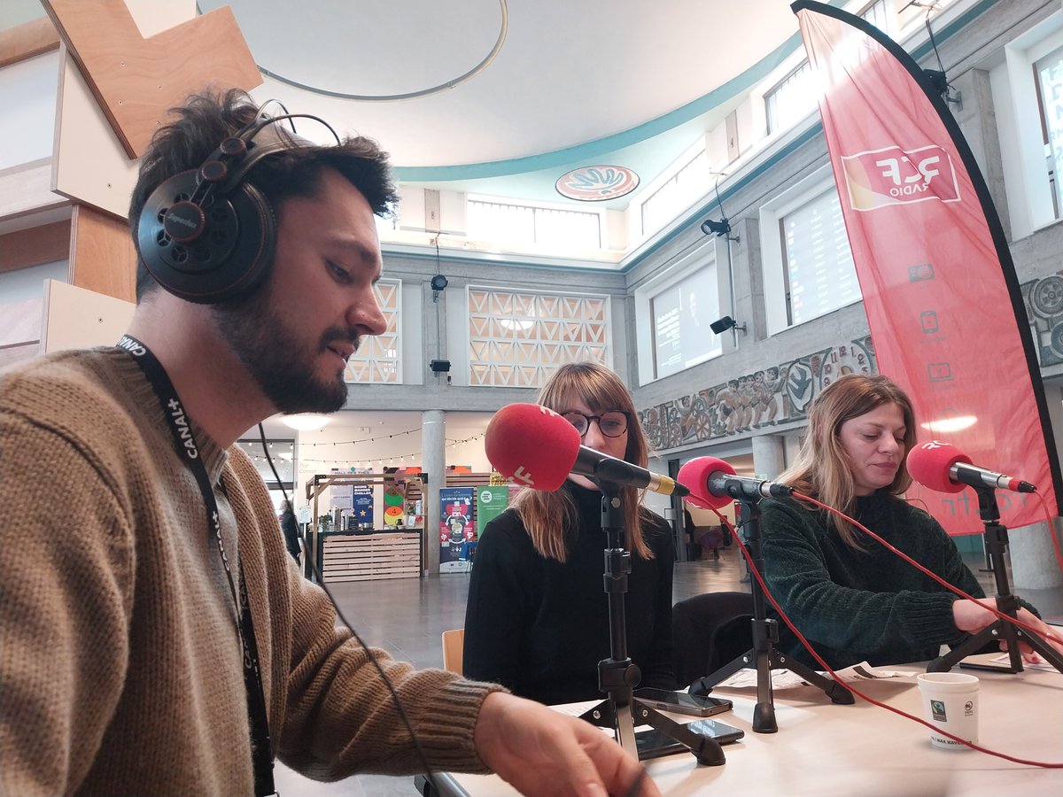 RCFPuydeDome's tweet photo. #RCFHiverTour #Auvergne 1ere étape en direct du @ClermontISFF jusqu'à 12h30 ! @ComedieClermont https://t.co/y9RYNoMQ8g