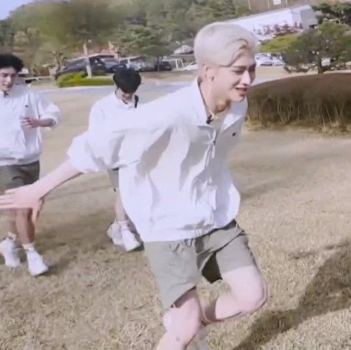 kittycatrui's tweet photo. tiny ricky https://t.co/rkZwT5qAsc