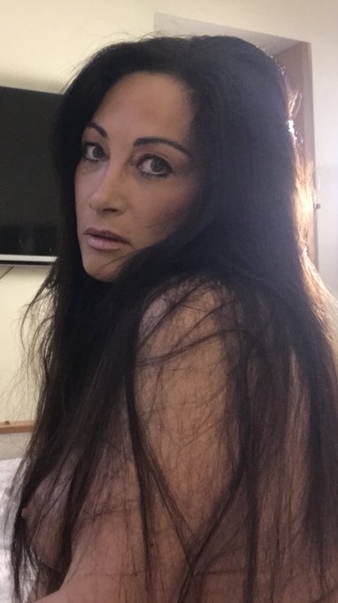 Good morning to you all on this wet and snowy Thursday. I&rsquo;m just about to login to https://t.co/UZfph7aqmq&hellip;https://t