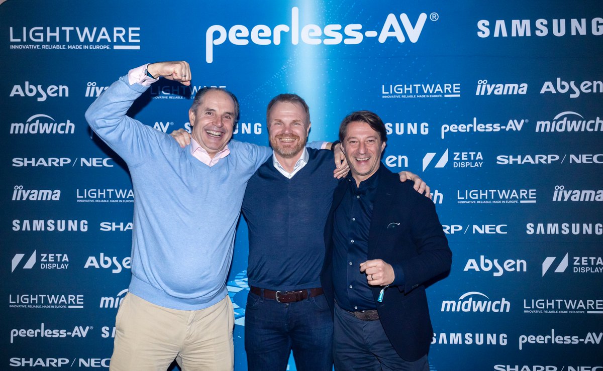 PeerlessAVEU tweet picture