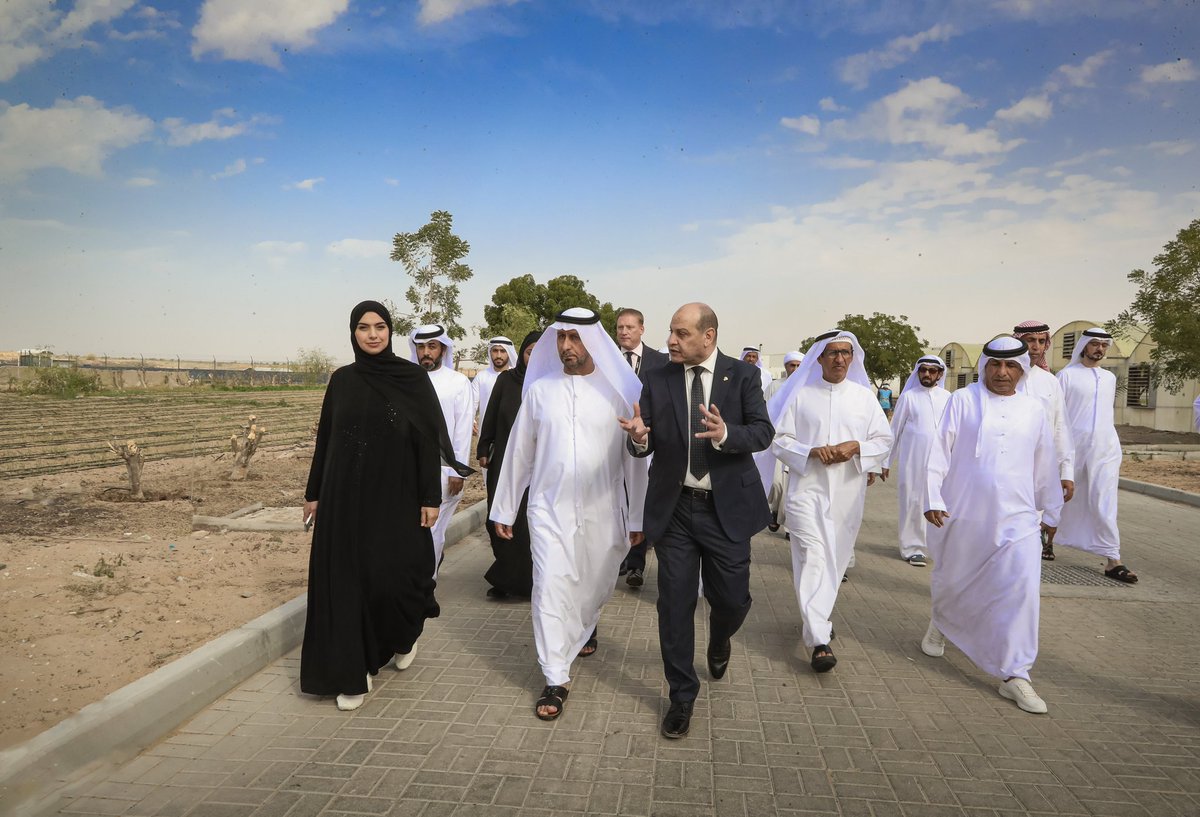 amnaaaldahak's tweet image. Coinciding with #NationalEnvironmentDay theme this year, we renew our support to the #localproduct and #localfarmers. 
I was pleased to meet a group of local farmers to discuss opportunities of cooperation to support the local products. #Togetherforasustainablelocalproduct