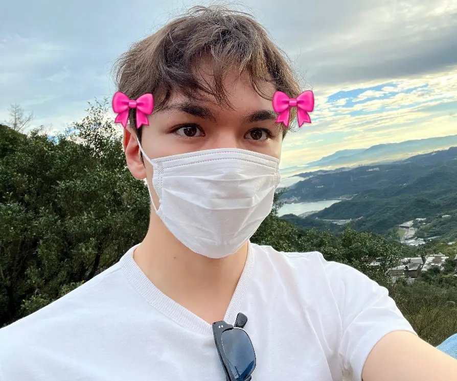 vernonlovebot's tweet photo. vernon my coquette princess 🎀🩷🌸 https://t.co/WjO3PnINbv