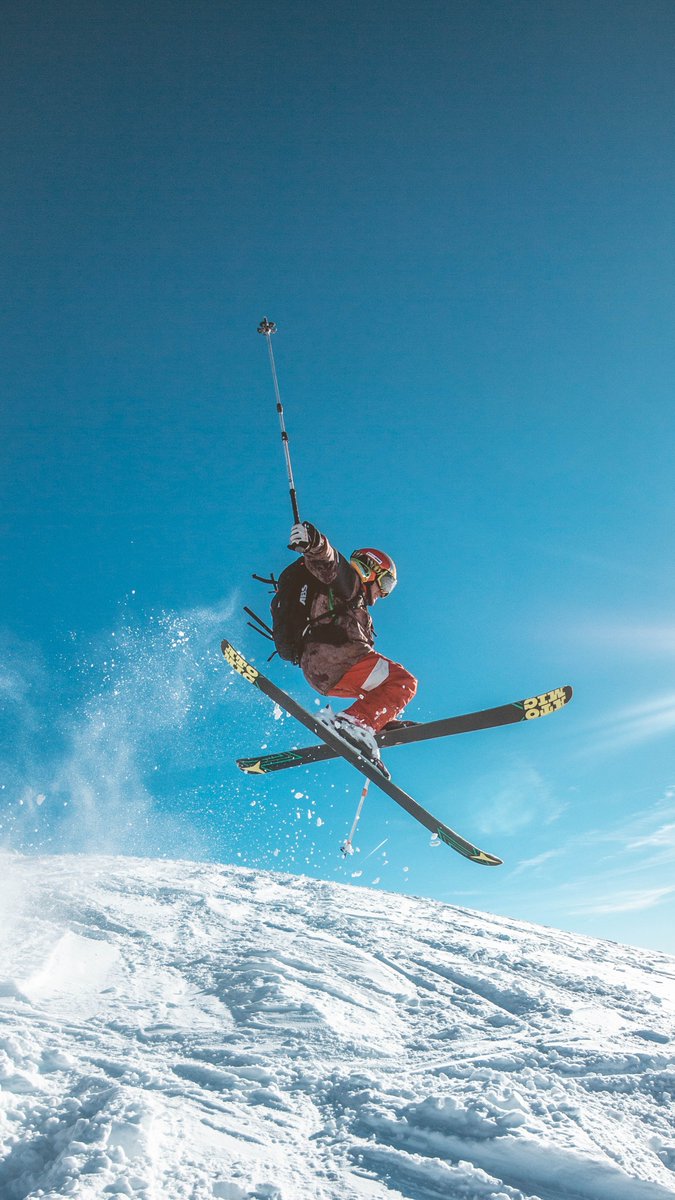 Nothing artificial weighing you down when you're getting air ⛷️ All natural hydration!

#DrinkFWRD #StepFWRD #FWRD