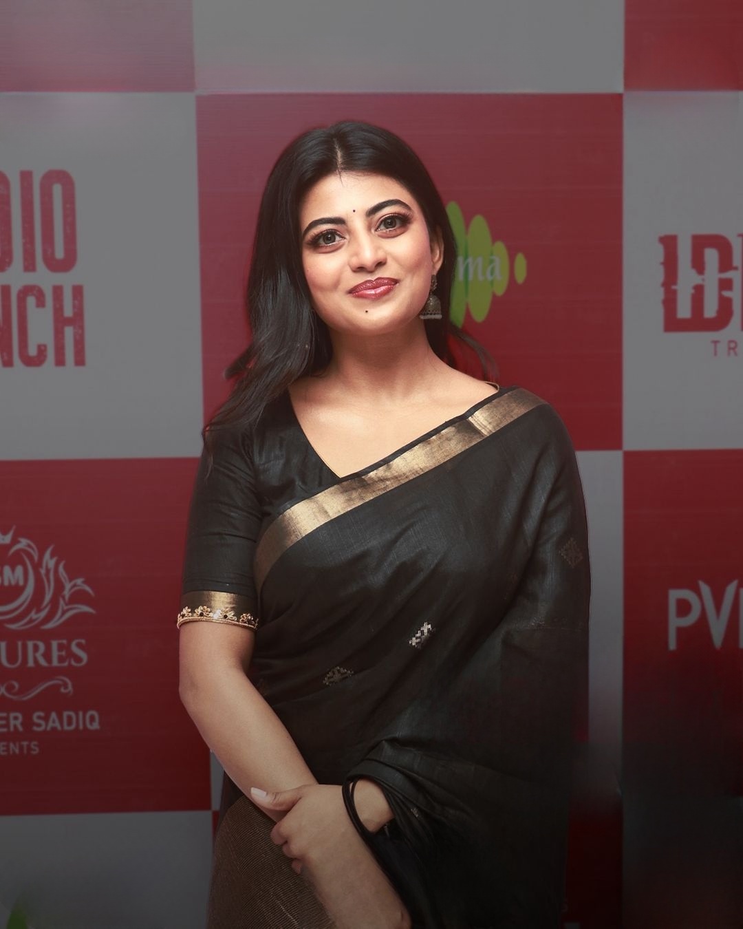 GG--OtRW0AAPWTR?format=jpg&name=large