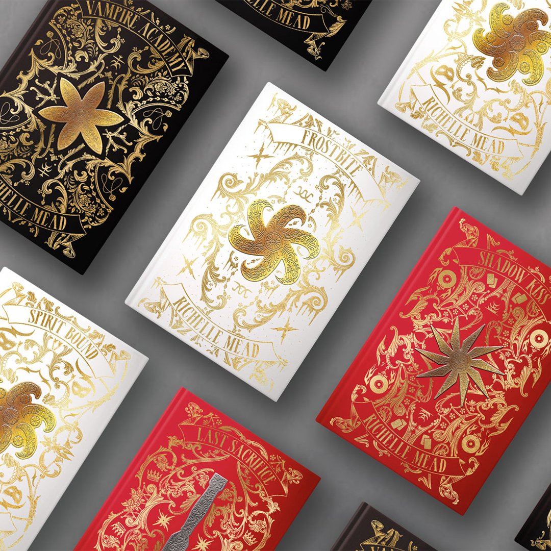 Pre-orders are now open to the public for the <a href="/LitJoyCrate/">LitJoy Crate</a> collector's edition of the VA series, featuring metallic covers, inside artwork, annotations, and more! litjoycrate.com/products/vampi…