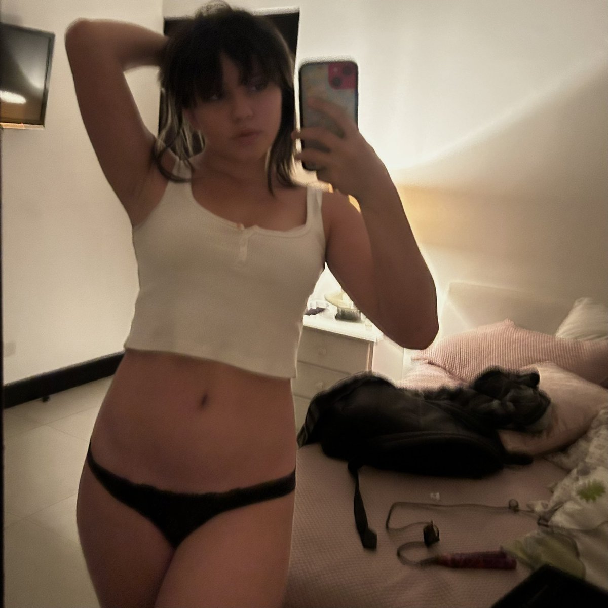 ChicaArtificial's tweet photo. Me banearon de tinder y me rehuso a “salir a conocer gente” q procede… https://t.co/hvj9vzRBcD