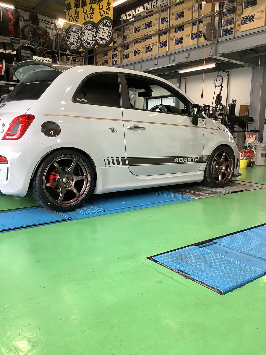 tgsakai9491's tweet image. #タイヤガーデン堺　#ADVAN Racing #RG4 
#アバルト　お取り付けさせて頂いたお車紹介！

#車好きな人と繋がりたい  #車好きと繋がりたい  #車好き　#YOKOHAMAタイヤ