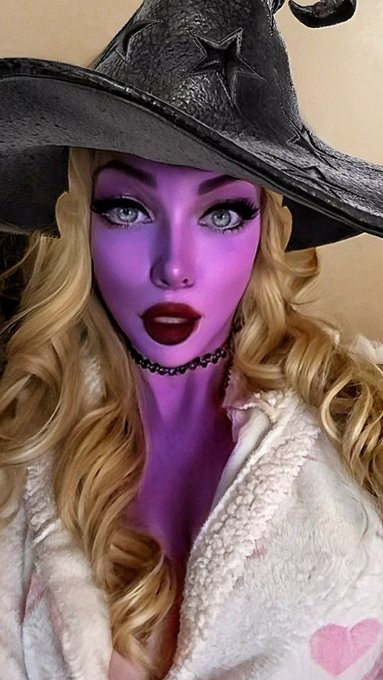 Serving witchy poo https://t.co/RGfkrJhVhG