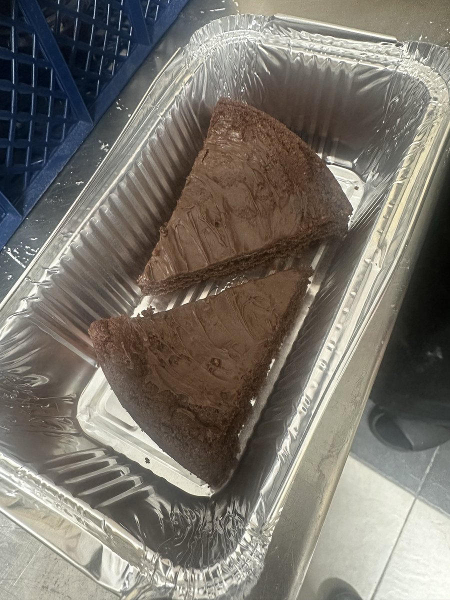 ELEVATEDLMNTS's tweet photo. Nutella Choc cake 100mg per slice 💚 

Tastes amazing! https://t.co/iT6KrpNkOf