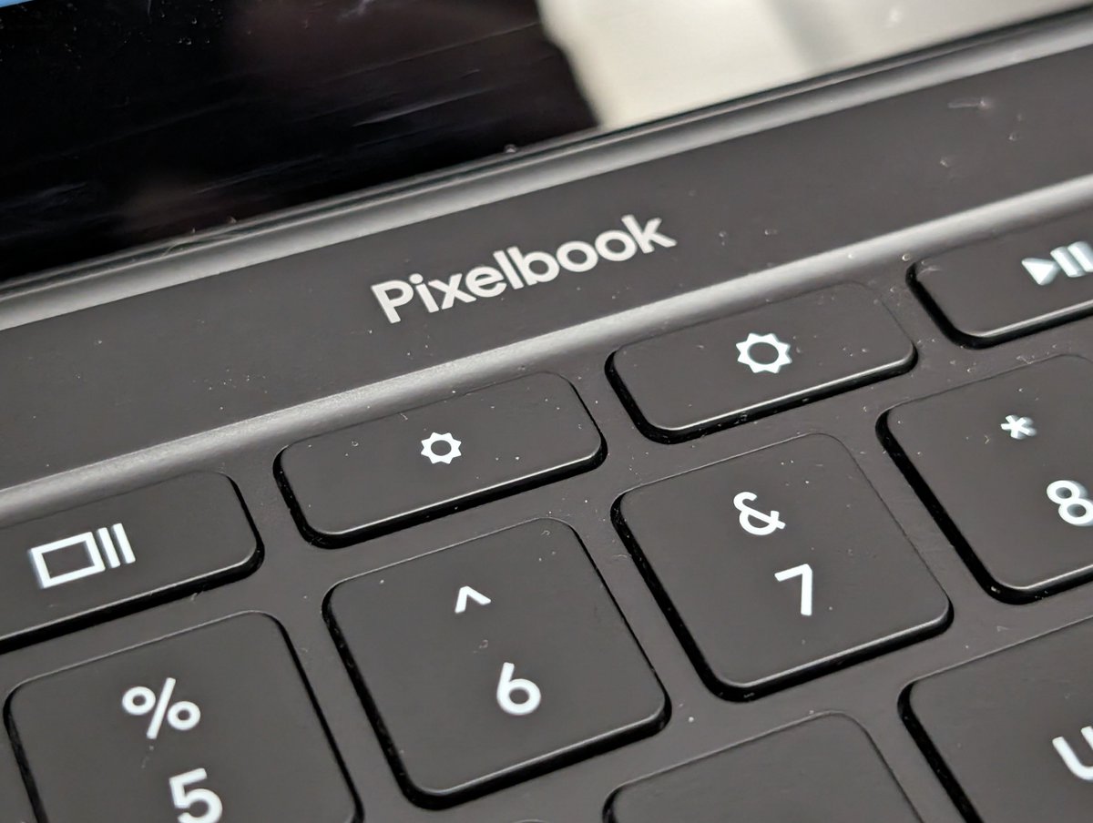 rmeestudios's tweet photo. Which one are you choosing? #Pixelbook https://t.co/yTSiRLa4B5