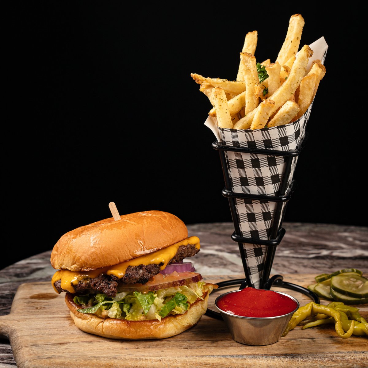 Today's delicious dilemma: keep smashing on the ping pong table or dive into a burger bliss? We say BOTH! #wearespin