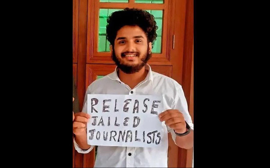 CIVICUSMonitor's tweet photo. 🇮🇳 #India: #Modi government targets #civilsociety groups and activists, suppresses #protests and censors reporting, as #election draws near

Our latest #civicspace update: https://t.co/Phl2dU7gsN https://t.co/iL3ajTZ2TG