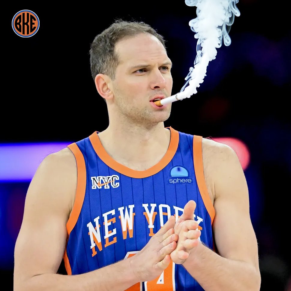 BigKnickEnergy_'s tweet photo. Someone get this man a cigarette. https://t.co/Xic7tlcwXP