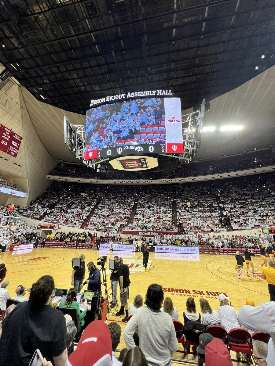 I attended my first #iuwbb game in 2015. That was the crowd at tip-off compared to half hour before the game. 

Keep investing in women's sports.