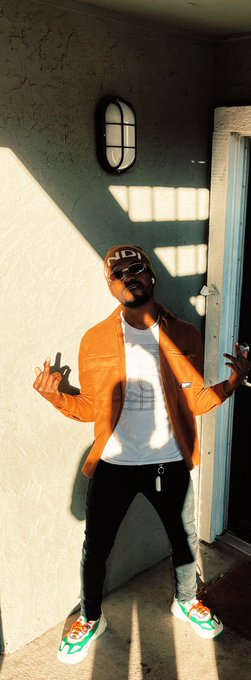 Fuck you, fuck you, fuck you, you&rsquo;re cool, fuck this https://t.co/Y8iNrNBBjb<a href="/tag/presidentlee"class="tags"><span>#presidentlee</span></a>