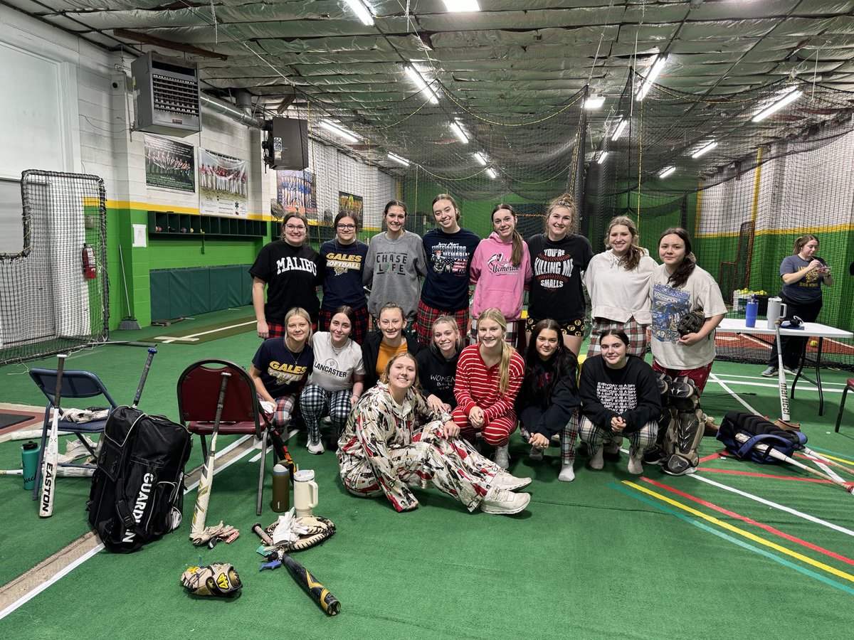 lanc_softball's tweet photo. Day 4- it’s a pajama party!! https://t.co/SmgBuxBR4v