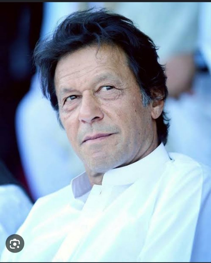 عمران خان پاکستان کا وہ پہلا وزیراعظم ہیں جو امیرو کے محفل میں غریبوں کی بات کرتا ہیں #فاتح_قیدی_عمران_خان @TeamiPians