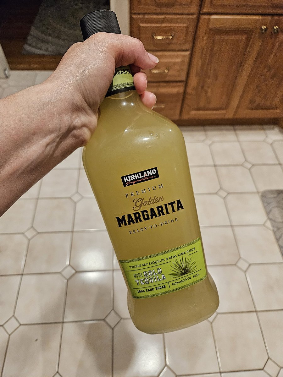 I heard that today was National #MargaritaDay so I stopped on the way home to pick up some dinner 🍻