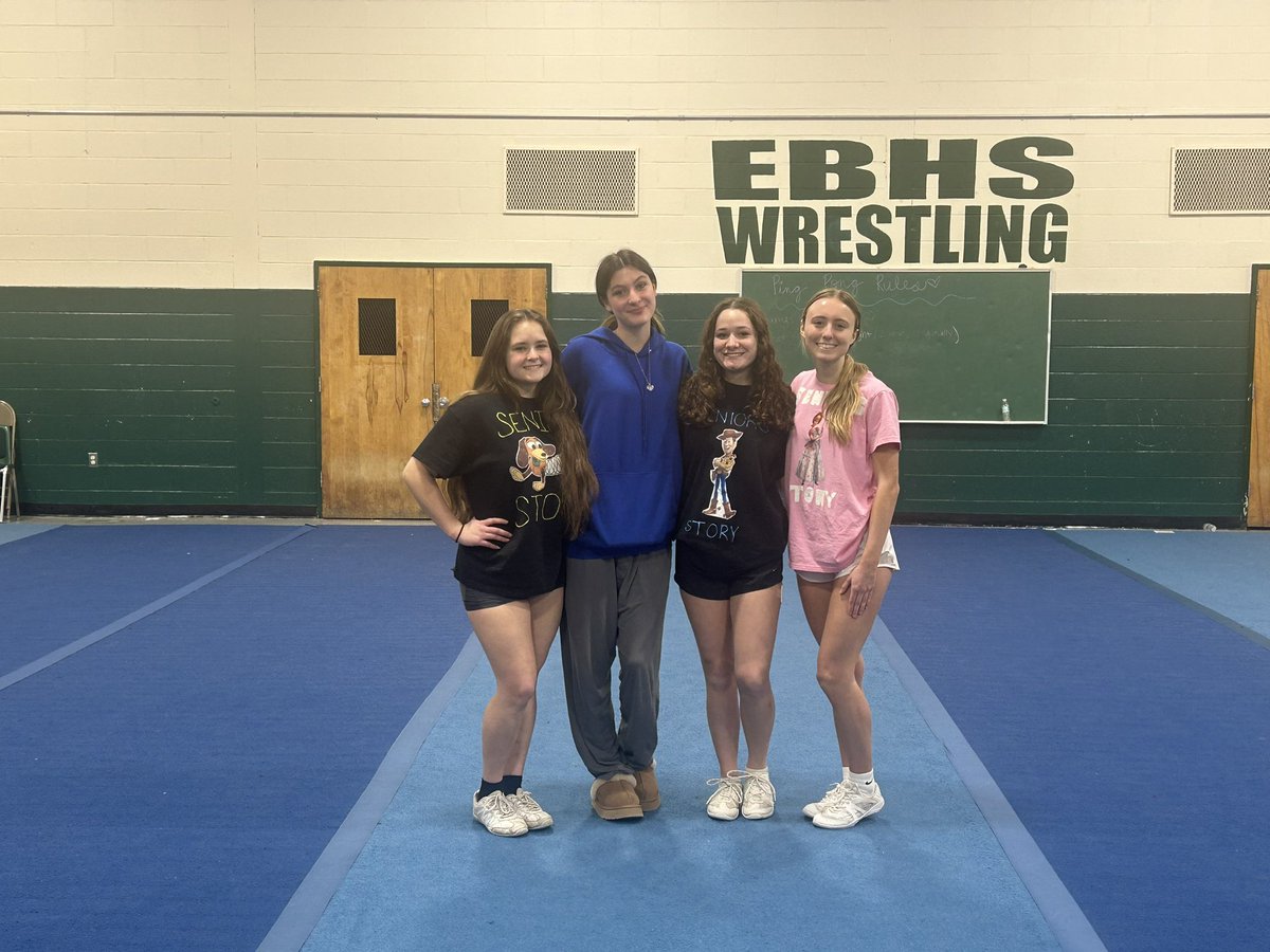 EBHSbearscheer's tweet image. Infinite amounts of love 🐻💚 the team that made me cry at our last practice. You make me so proud. States, we’re ready for you! @EB_Athletics @EBPublicSchools @EBHSprinc