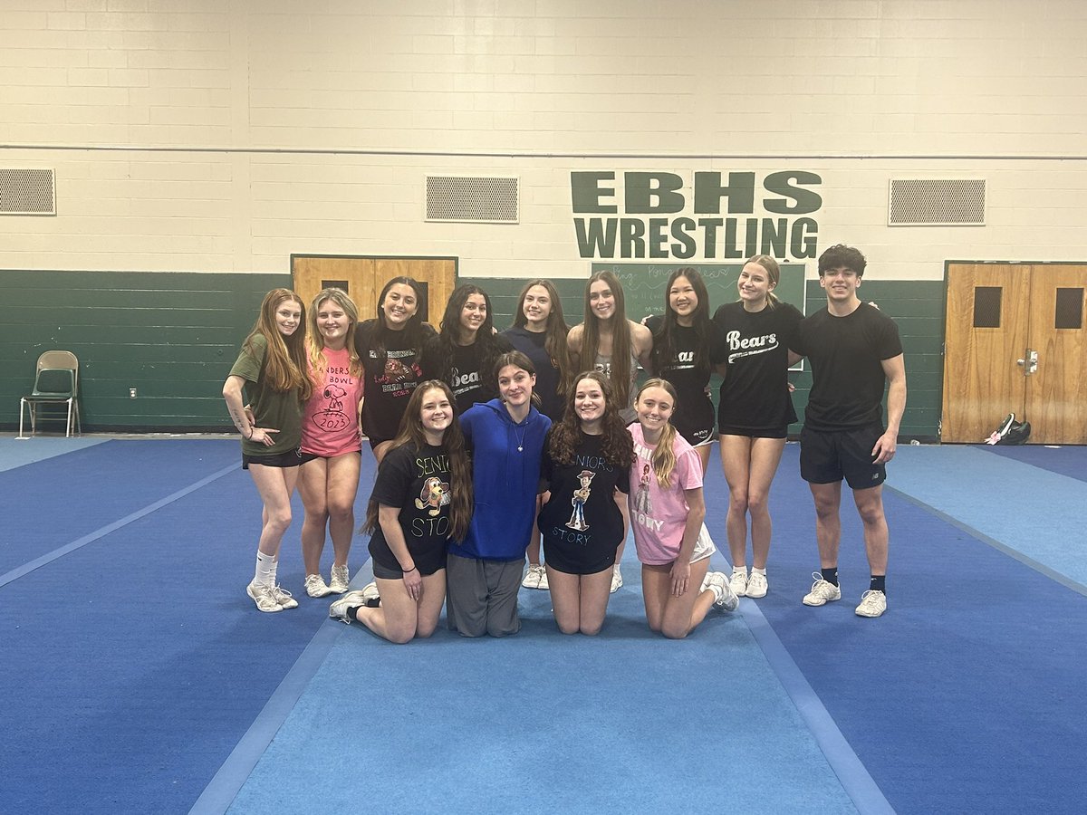 EBHSbearscheer's tweet image. Infinite amounts of love 🐻💚 the team that made me cry at our last practice. You make me so proud. States, we’re ready for you! @EB_Athletics @EBPublicSchools @EBHSprinc