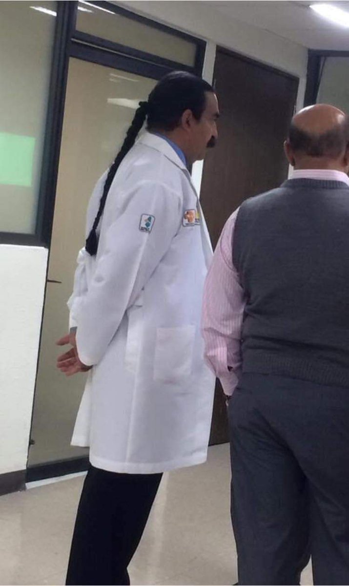 HazFabio's tweet photo. No se si pedirle un paracetamol o que me cuente el chiste del fresa en la iglesia! https://t.co/3NmUYEMqEh