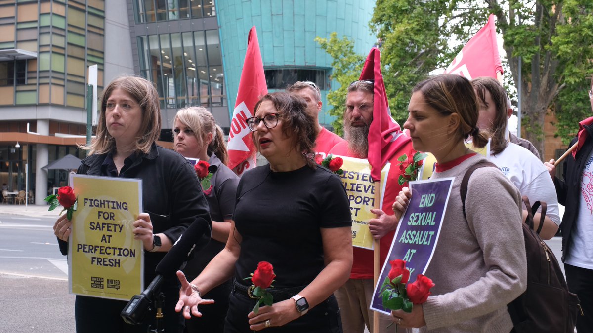 This morning the #Perfection12 went to the Federal Court for the 1st time. The migrant women are taking on Perfection Fresh after surviving sexual violence in their glasshouses, where they picked tomatoes and 'Qukes' for @Woolworths and @Coles... 1/4 #ausunions #BreadandRoses