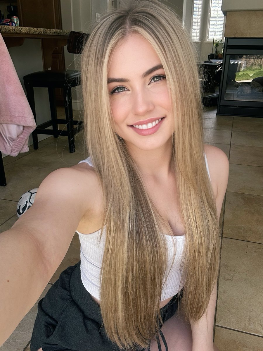 Birthday stream 🫨🎈 Twitch.tv/NickiTaylor