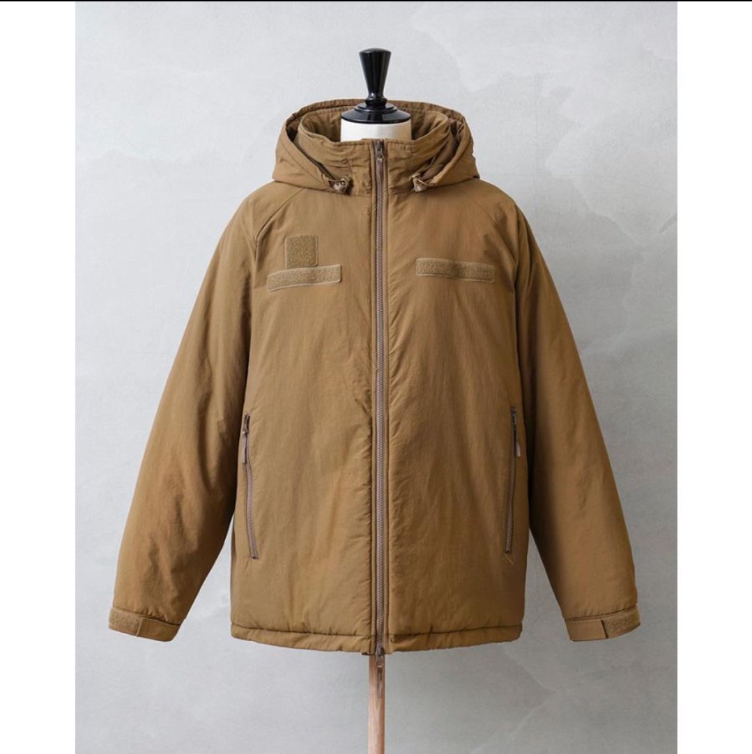 tripninja70's tweet image. 今朝のように冷え込むとまだまだ冬だなぁ〜と感じて防寒着が欲しくなってしまう病気が発病中
 #米軍  #レプリカ  #ECWCS  #GENIII #LEVEL7  #HOUSTON
 #プリマロフト
 #ミリタリー
どの色が好み？
パンツとの色の相性だと①か④かな〜全身黒も捨て難い
①フォレッジ②オリーブ
③ブラック④コヨーテ