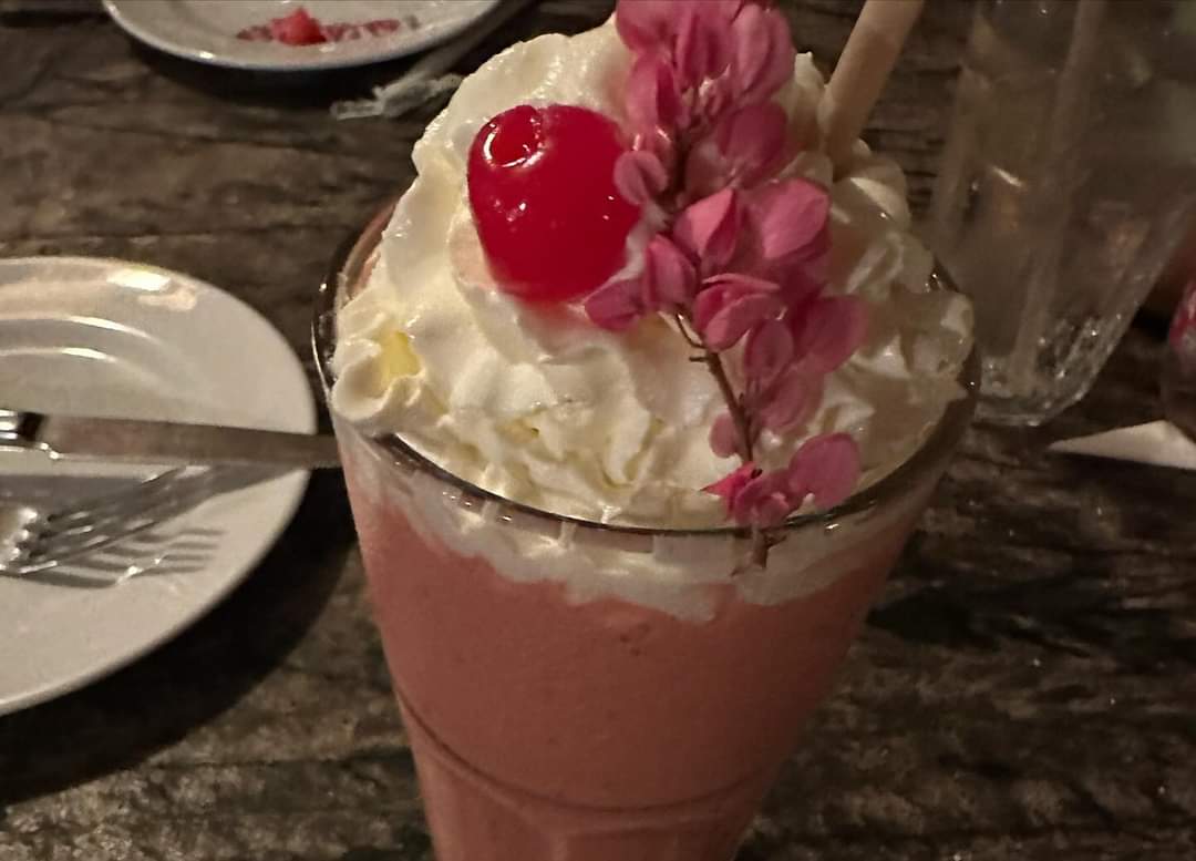 SuplexKid94's tweet image. 🔥Seminar w/ @JonnyBones 🔥 wrestling 🔥 dinner 🔥 🍒 camps off to a good start 🇹🇭 @m2mmaofficial #ramf #mma #fighter #jonjones #march31 #phuket #thailand #work #training #M2MMA #teamclarke #suplexkid 🇨🇦 #champ #soulseason #M2MMA1 🇹🇭