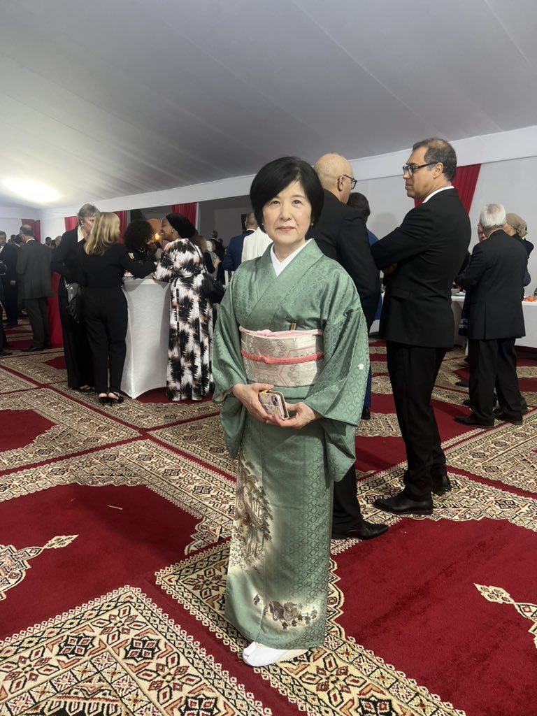 Nous célébrons ce soir le 67ème anniversaire de l'établissement des relations diplomatiques entre le Japon et le Maroc, ainsi que l'amitié entre nos deux familles royales. 
Merci à Son Excellence l'Ambassadeur m. Kuramitsu et à son épouse pour cette magnifique réception. 🇲🇦🇯🇵