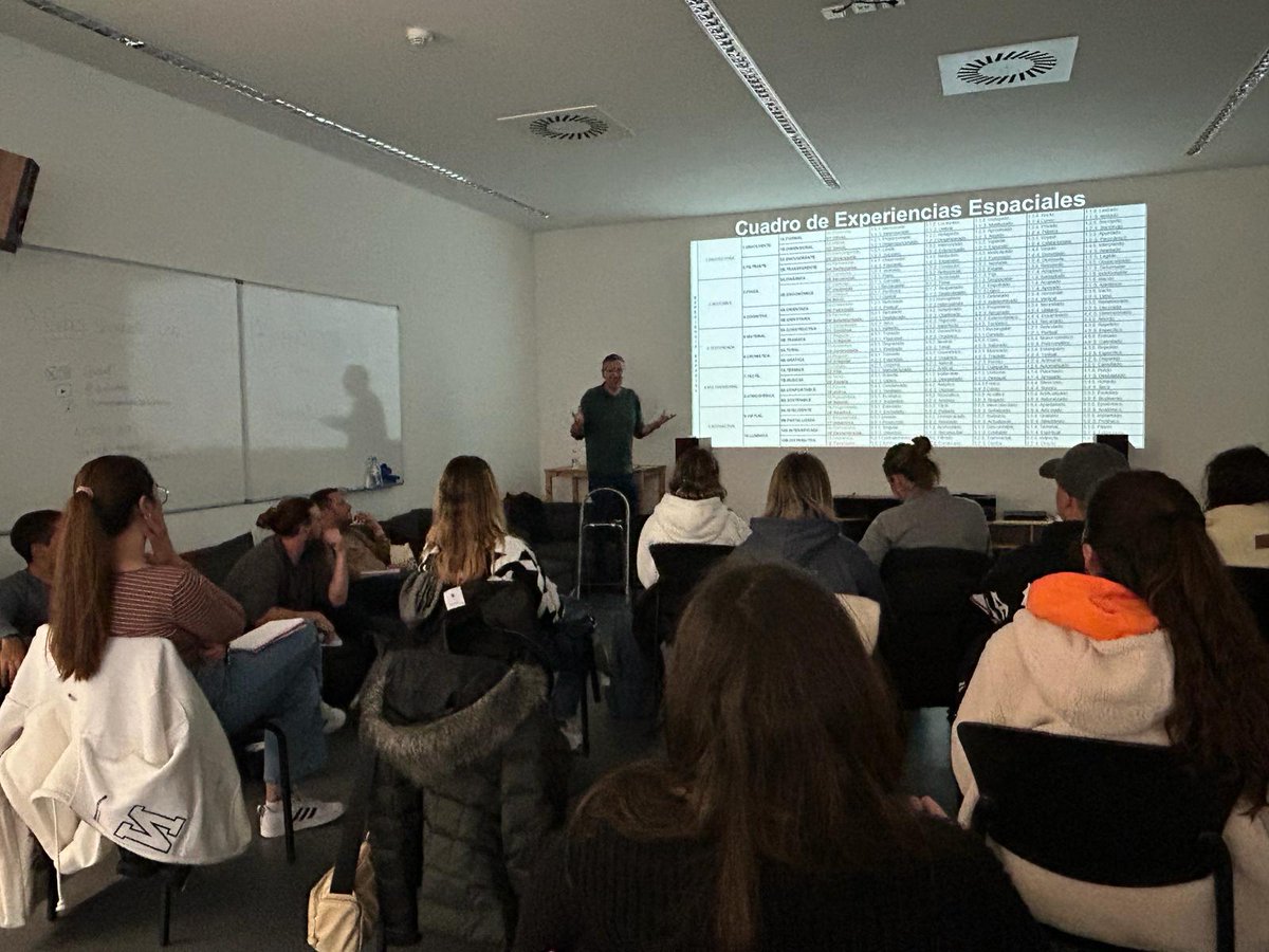 Ha sido un placer exponer a través de la Neuroarquitectura mi Catálogo de Experiencias Espaciales concretada en interiores arquitectónicos, escenarios cinematográficos y ambientes de videojuegos. Ha sido esta tarde en el Seminario de Diseño de Interiores de AICU y USAL.