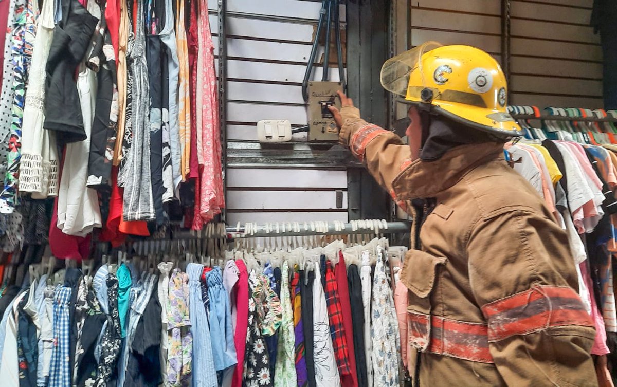 Canal4Ni's tweet photo. Bomberos Unidos verifican estado de los hidrantes del Mercado Iván Montenegro de Managua. #noticias #nicaragua

Más información 🌐👉🏼 https://t.co/fxwoS460JW https://t.co/pnjoniUcWz