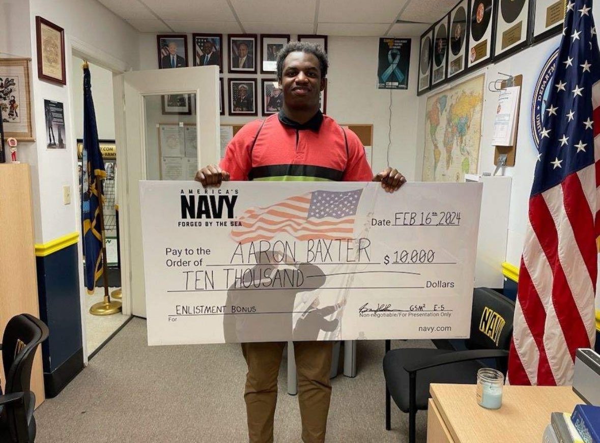 GreenWavePride's tweet photo. Congrats to senior Aaron Baxter. He has “committed” to the @USNavy for his next steps after graduation. Aaron has chosen the job of Machinist Mate and was given a $10,000 sign on bonus. Thank you for your future service Aaron! #EarningtheG #GWP https://t.co/KekFE9MaSV