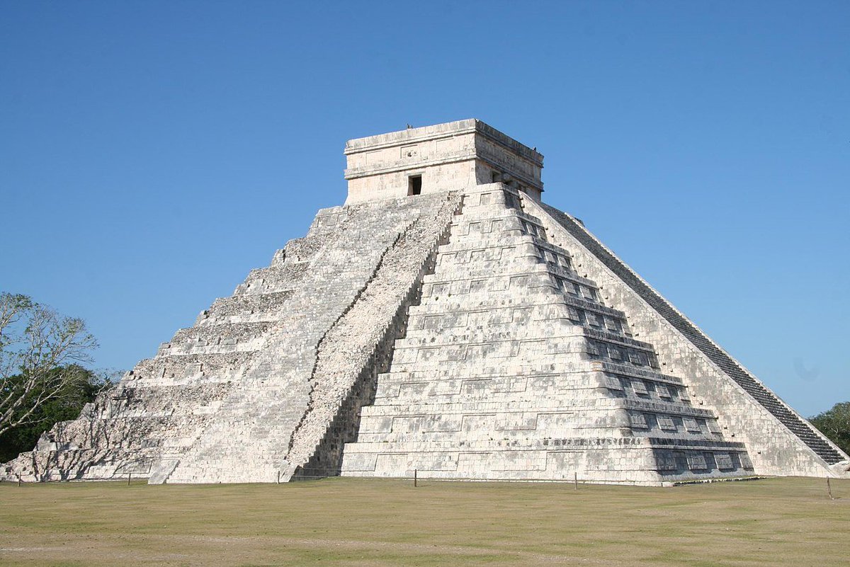 elbarroquista's tweet image. Siempre es buen momento para recordar que El Castillo de Chichen Itza "se conserva tan bien" porque gran parte de lo que hoy vemos es NUEVO.

Y por eso, queridos niños, no se debería reconstruir un edificio "como era".

Porque lleva a engaño.

#FluzoAstronomía