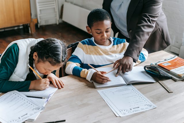 REL_SE's tweet photo. What are effective strategies for increasing diversity in educator workforces? https://t.co/CpvrplYO22 #AskAREL https://t.co/6R96fFjts3