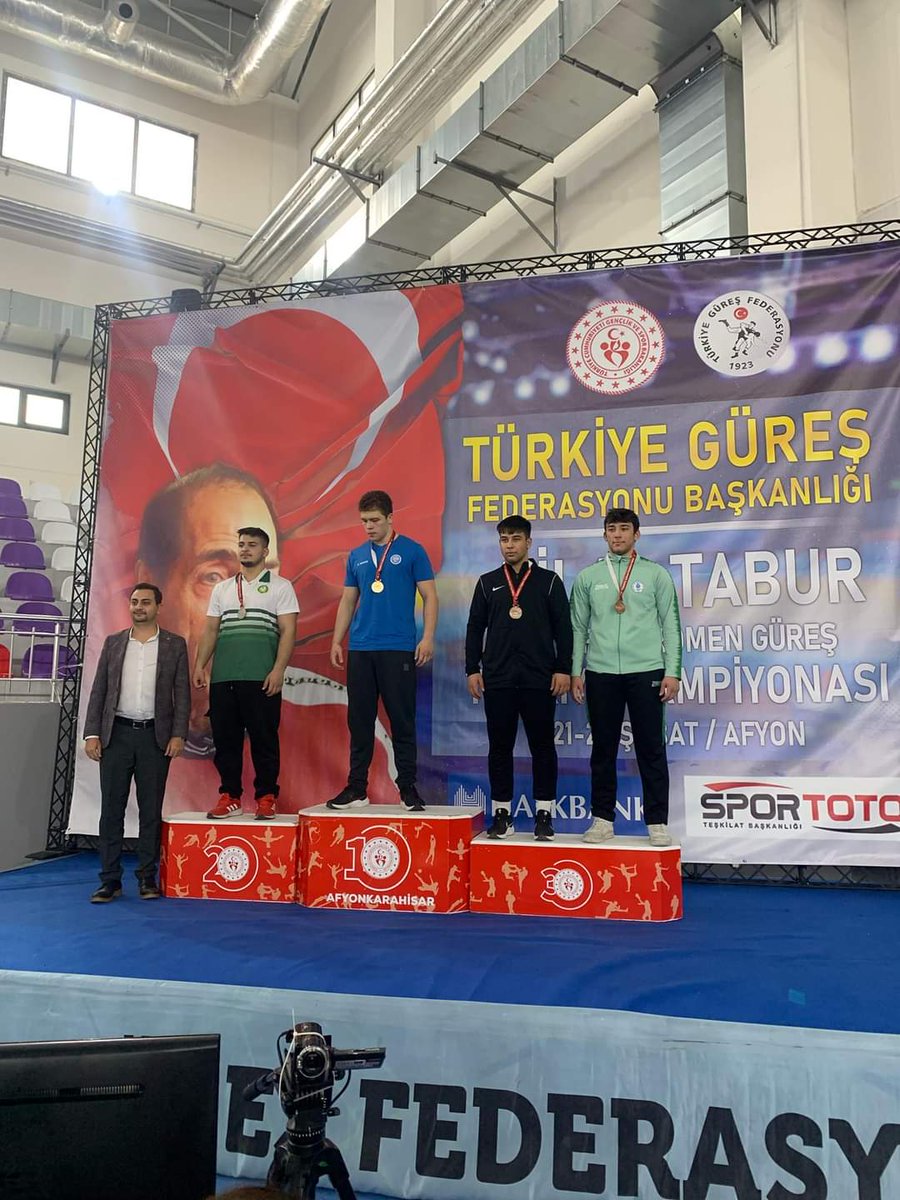 GSB_Yozgat's tweet photo. 📍Afyonkarahisar
 Yıldızlar Türkiye Güreş Şampiyonasında Sporcu Eğitim Merkezi Sporcularımızdan Ahmet Enes Uzun 92 kg de Türkiye üçüncüsü oldu. Sporcumuzu tebrik ediyor, başarılarının devamını diliyoruz. https://t.co/0BpAGsngdn