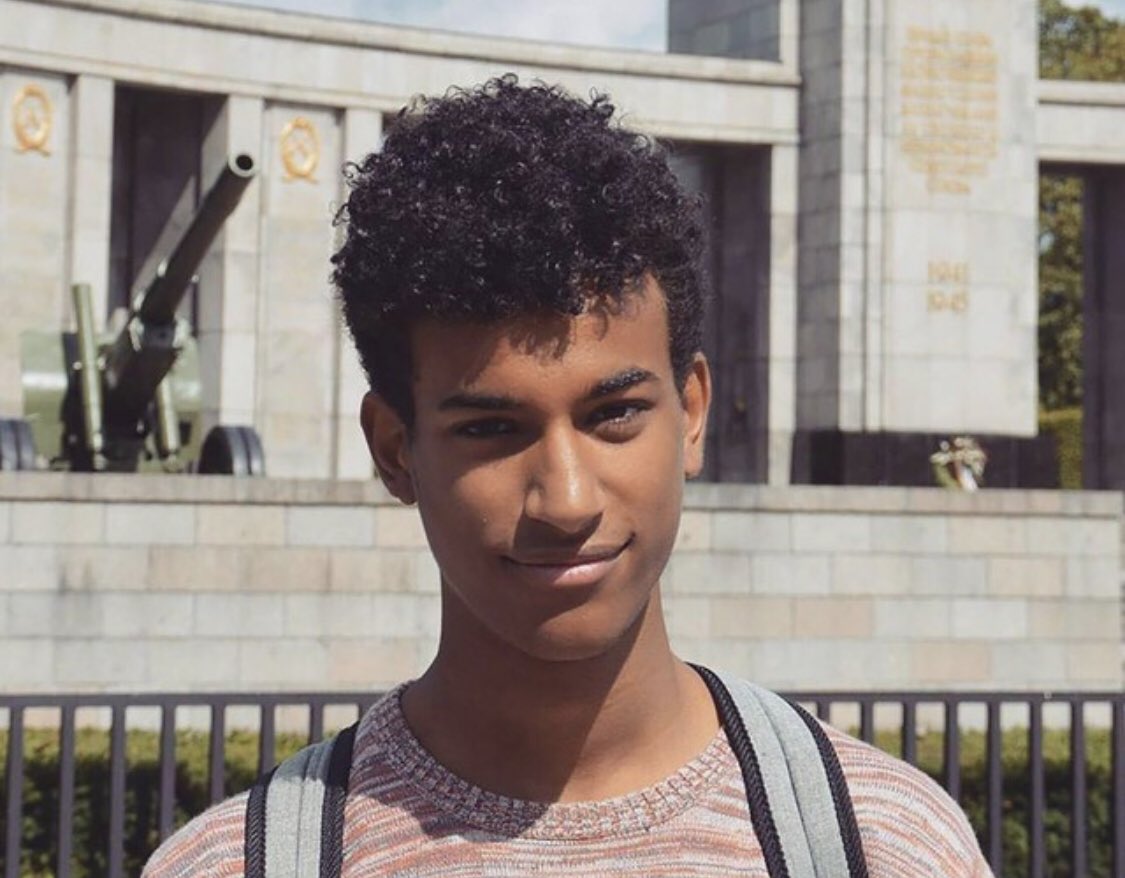 Justice voor Sanda Dia. Slachtoffer van de rijke elite van ons land, vandaag is opnieuw bewezen dat geld macht is. De enige die er de ballen voor had om zijn mond te openen wordt als enige gestraft. Misselijkmakend. Fix uw facking rechtssysteem. Ik kots ervan.