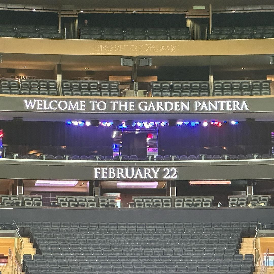 Tonight’s show will be Pantera’s first time headlining Madison Square Garden! Can’t wait to see all of you tonight. What song are you looking forward to hearing? Tell us in the comments. #pantera #madisonsquaregarden #msg #livemusic #worldtour