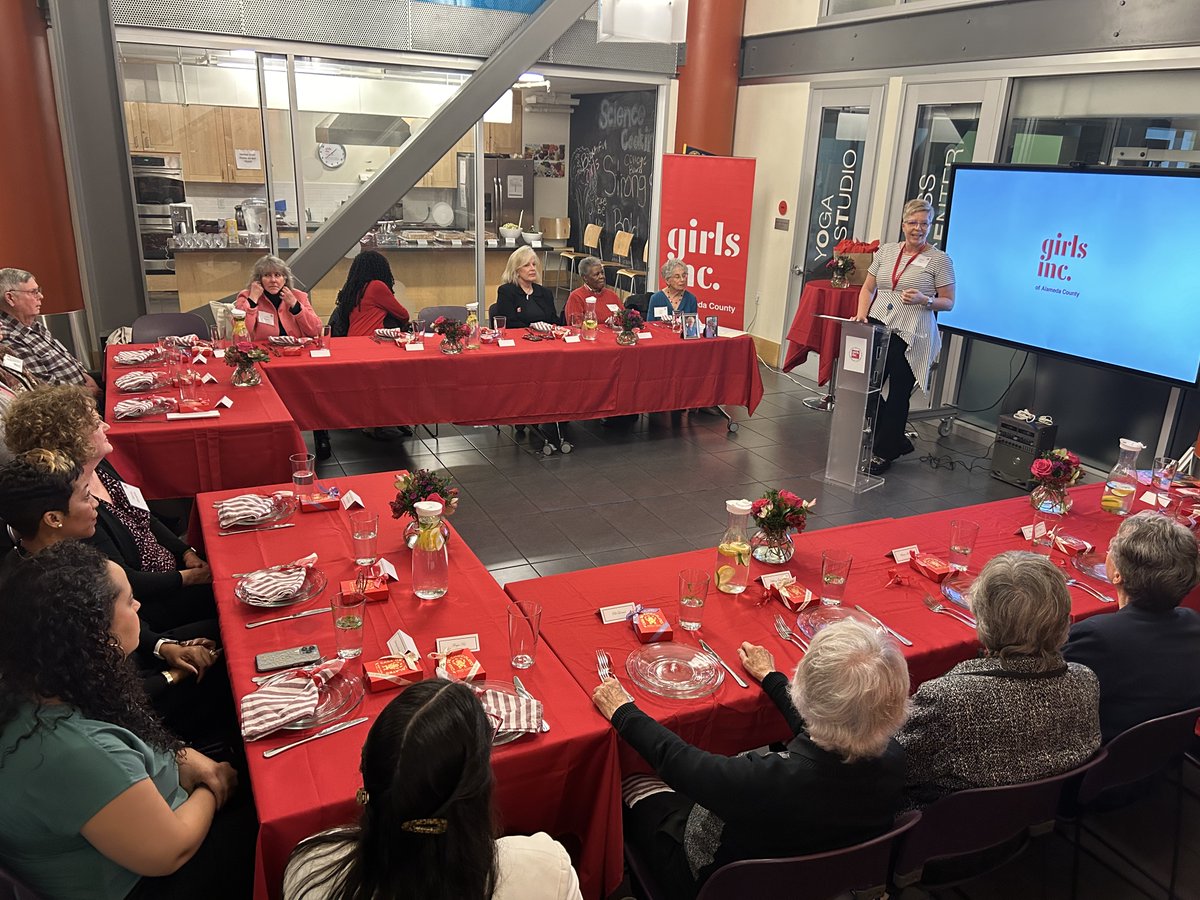 Our Loomes Legacy Circle #Luncheon commemorated the relaunch of our legacy #giving program and #celebrated some of our longest standing #supporters. Learn more about Loomes Legacy Circle - girlsinc-alameda.org/loomes-legacy-… #ValentinesDay #love #luncheon #legacy #giving #strongsmartbold